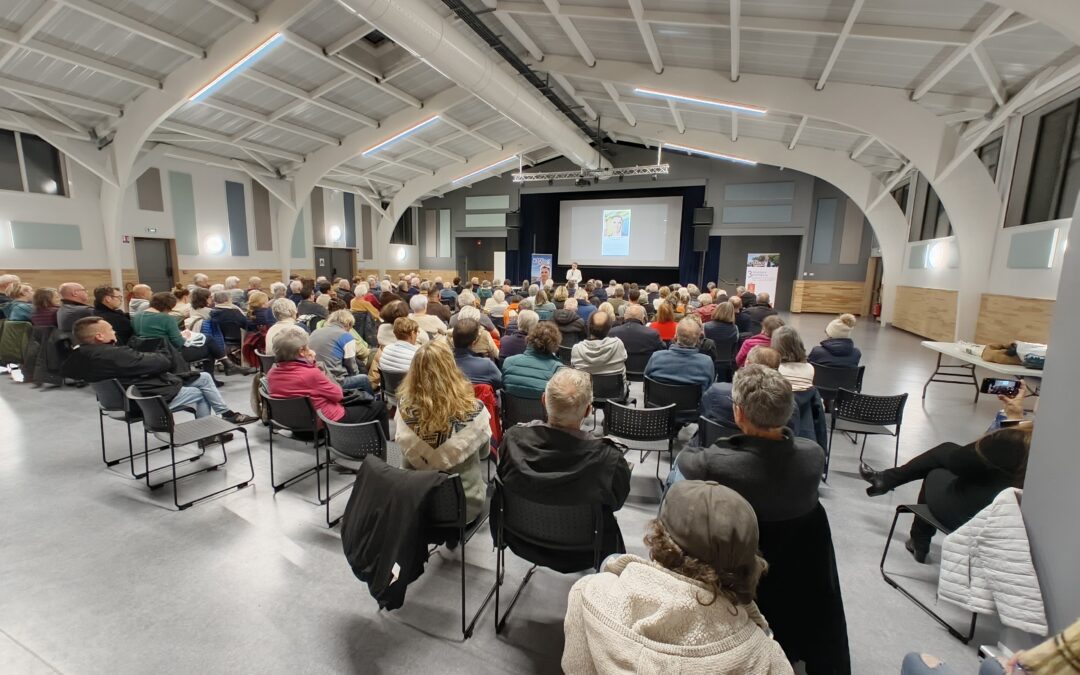 Municipales. Le Docteur Charrié a fixé le cap devant une salle comble